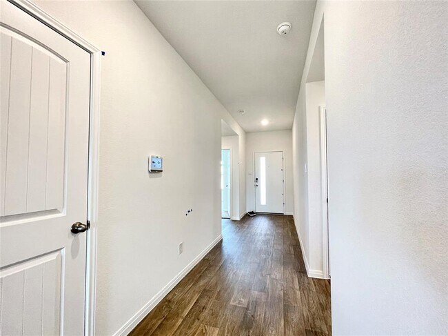 Building Photo - 590 Gladiola Lp