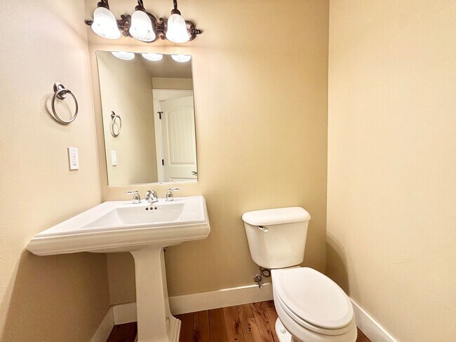 Foto del edificio - 3 Bedroom 2 1/2 Bath in Bozeman