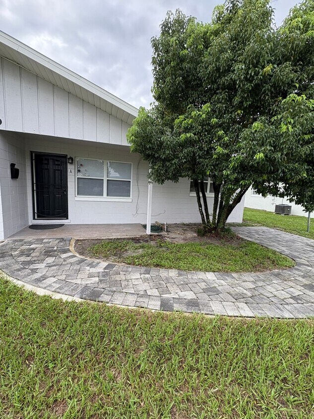Primary Photo - Renovated 3 bedroom house in the heart of ...
