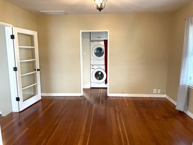 Foto del edificio - Upgraded Contemporary Craftsman