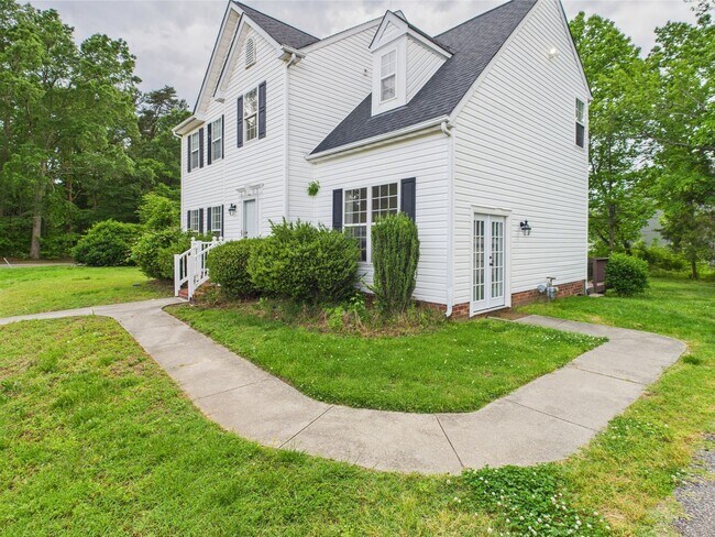 Foto del edificio - Newly Renovated 3 Bed 2.5 Bath Home in E H...