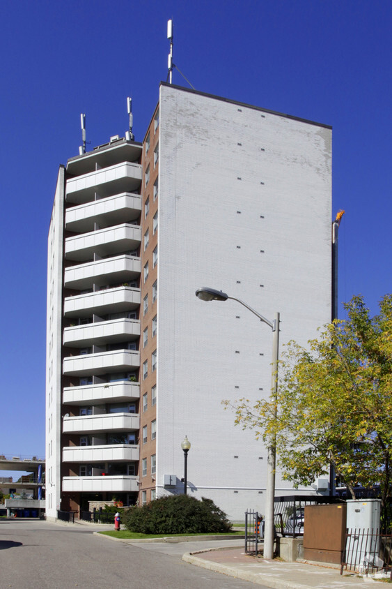 Primary Photo - Park Hill Apartments