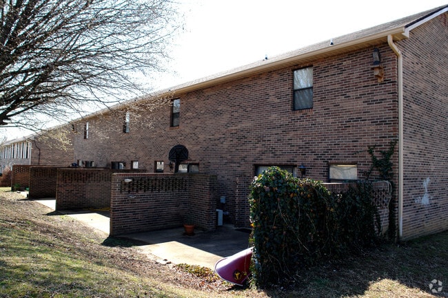 Building Photo - Stratford Apartments