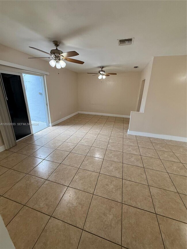 Foto del edificio - 17520 NW 40th Ave