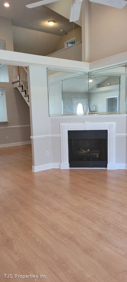 Foto del edificio - 3 br, 3 bath House - 327 Neuchatel Road