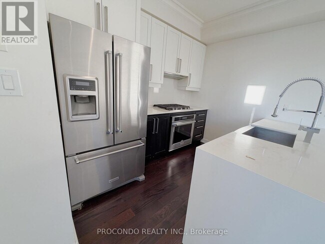 Building Photo - 4070 Parkside Village Dr