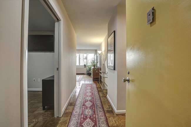 Photo - 2939 Van Ness St NW Townhome