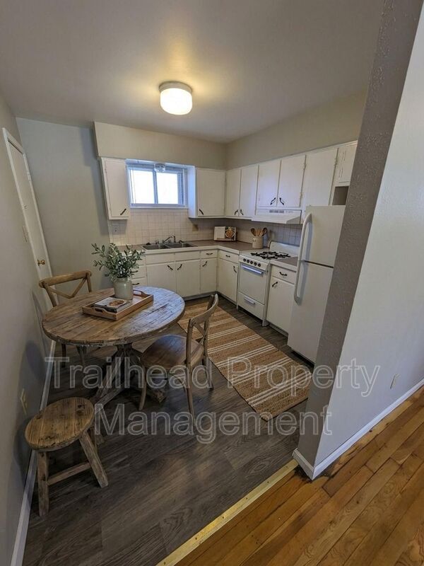 Foto del edificio - 110 S High St