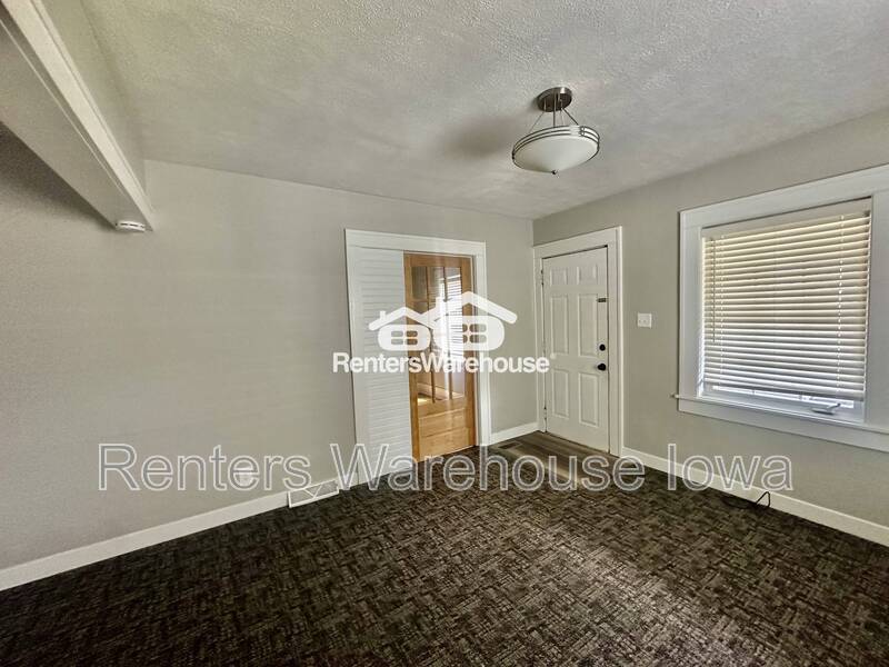 Primary Photo - 2402 Lyon St