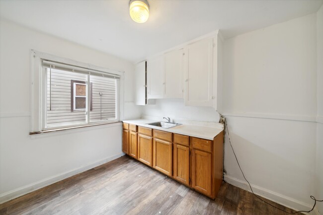 Foto del edificio - 15729 Lesure St