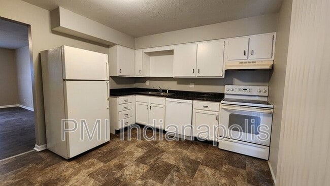 Building Photo - 6242 Eastridge Dr