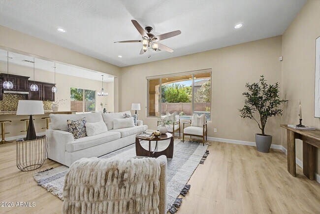 Building Photo - 2937 E Longhorn Dr