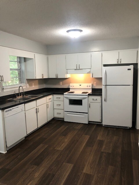 Foto principal - 1516 Crest Rd