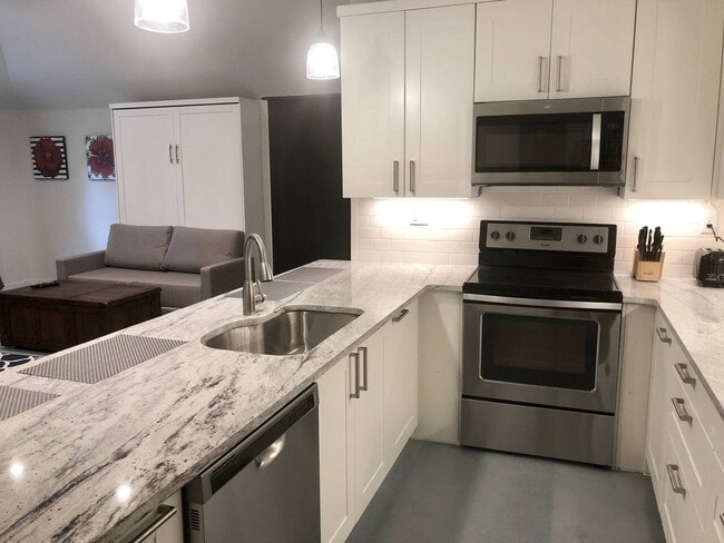 Foto del edificio - 1929 NW 7th Ln