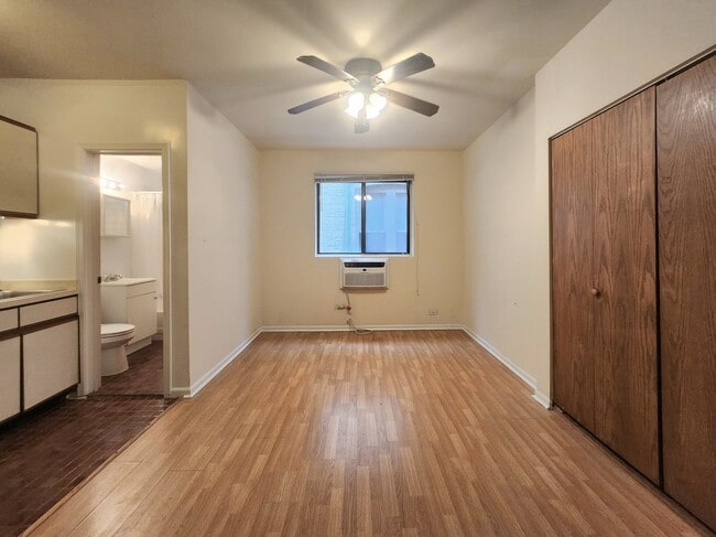 Building Photo - Virtual Showings Available  Charming Studi...