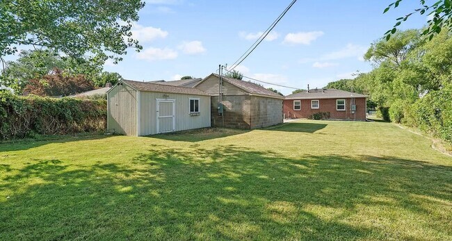 Building Photo - 48 W 200 S