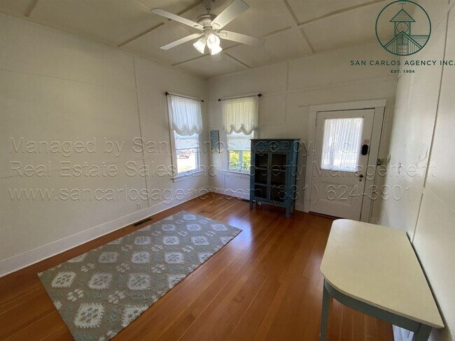 Building Photo - Adorable One Bedroom Pacific Grove Unit in Perfect Location