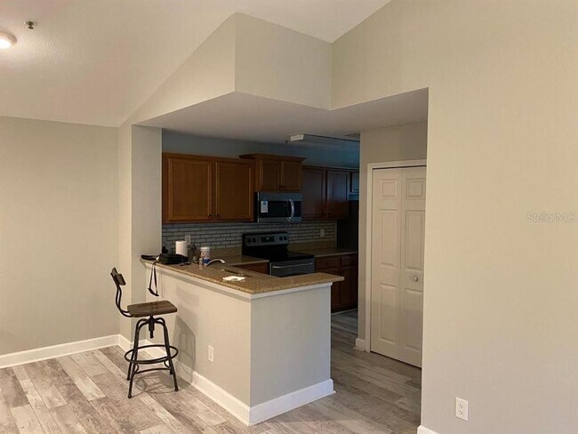 Foto del edificio - 4041 Crockers Lake Blvd