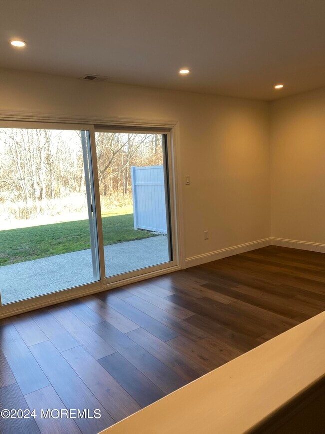 Building Photo - 66 Holly Dr