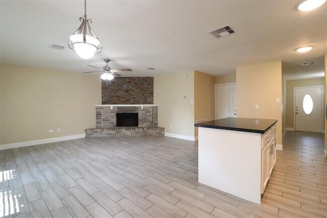 Foto del edificio - 4367 Kinloch Dr