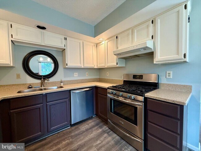 Foto del edificio - 2443 Warm Spring Way