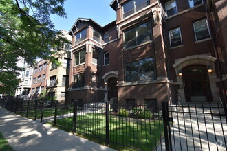 Building Photo - 706 W Grace St
