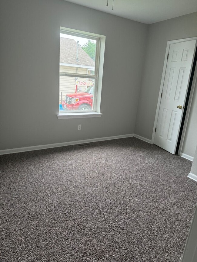 Building Photo - 2 bedroom home in Springfield