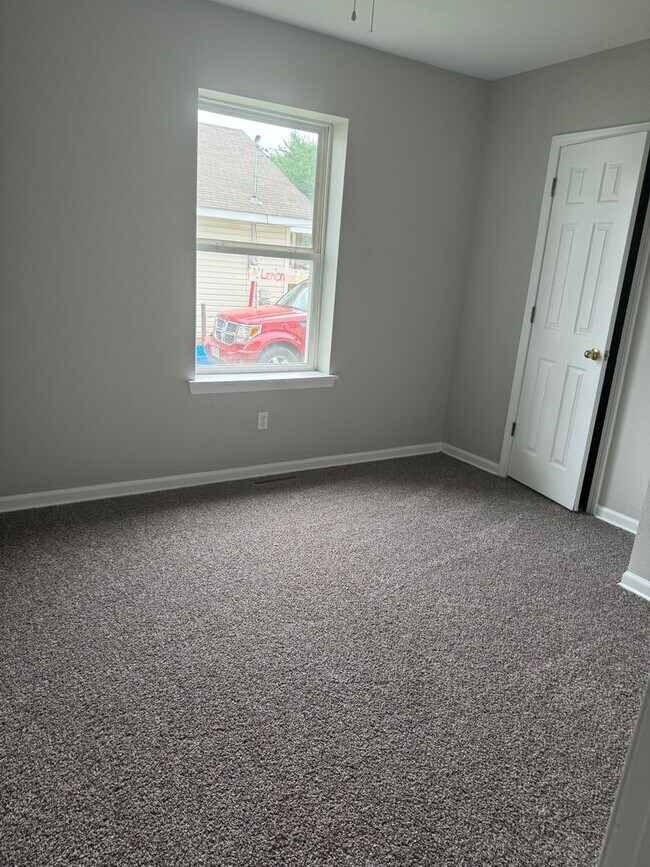 Foto del edificio - 2 bedroom home in Springfield