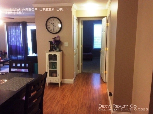 Foto del edificio - 1109 Arbor Creek Dr
