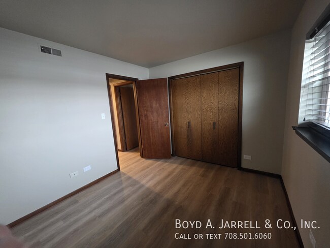 Foto del edificio - 18019 Dixie Hwy