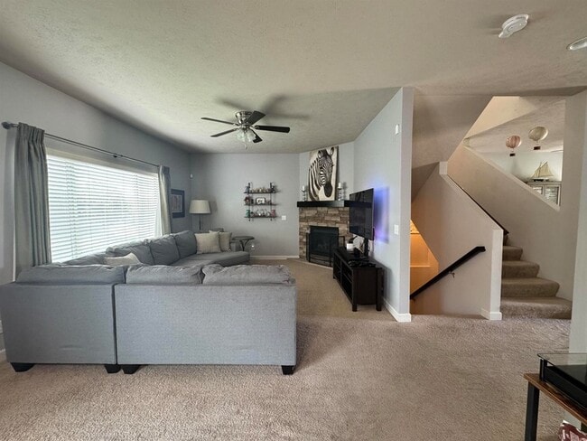 Building Photo - 2109 Oriole Dr