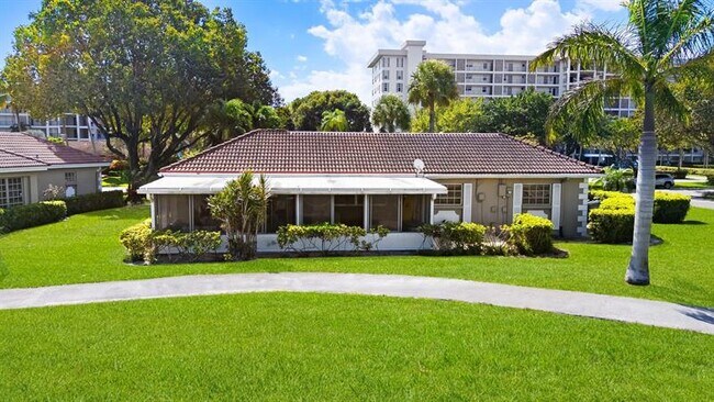 Foto del edificio - 3015 N Palm Aire Dr