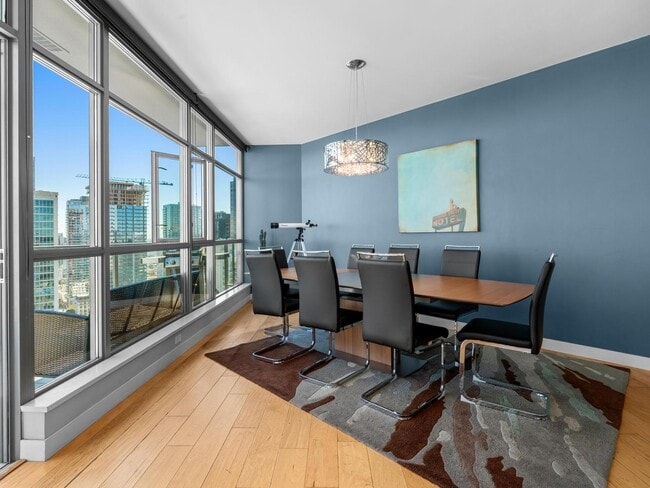 Foto del edificio - Furnished Aria Penthouse with Panoramic Views & Wraparound Balcony