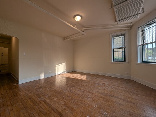 Building Photo - 2330 N Spaulding Ave