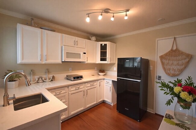 Photo - 1294 Onioni St - ST House