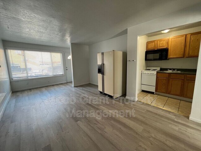 Foto del edificio - 575 Tiger Ave