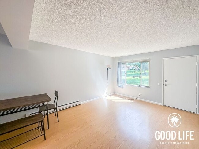 Building Photo - 8754 Wahl St