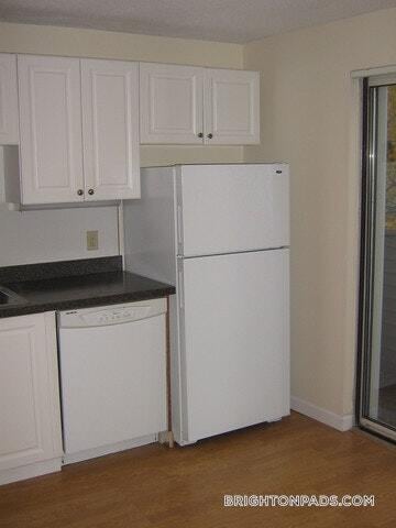 Foto del edificio - 144 N Beacon St