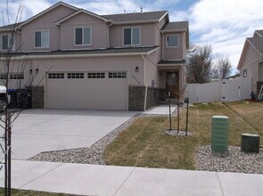 Building Photo - 3615 Woodhaven Dr