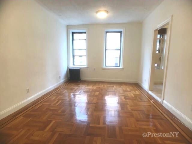 Building Photo - 300 W 21st St