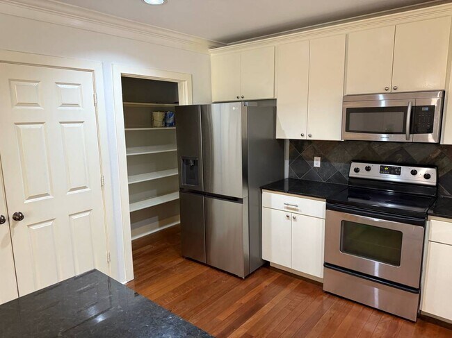 Foto del edificio - 1342 Rutland St
