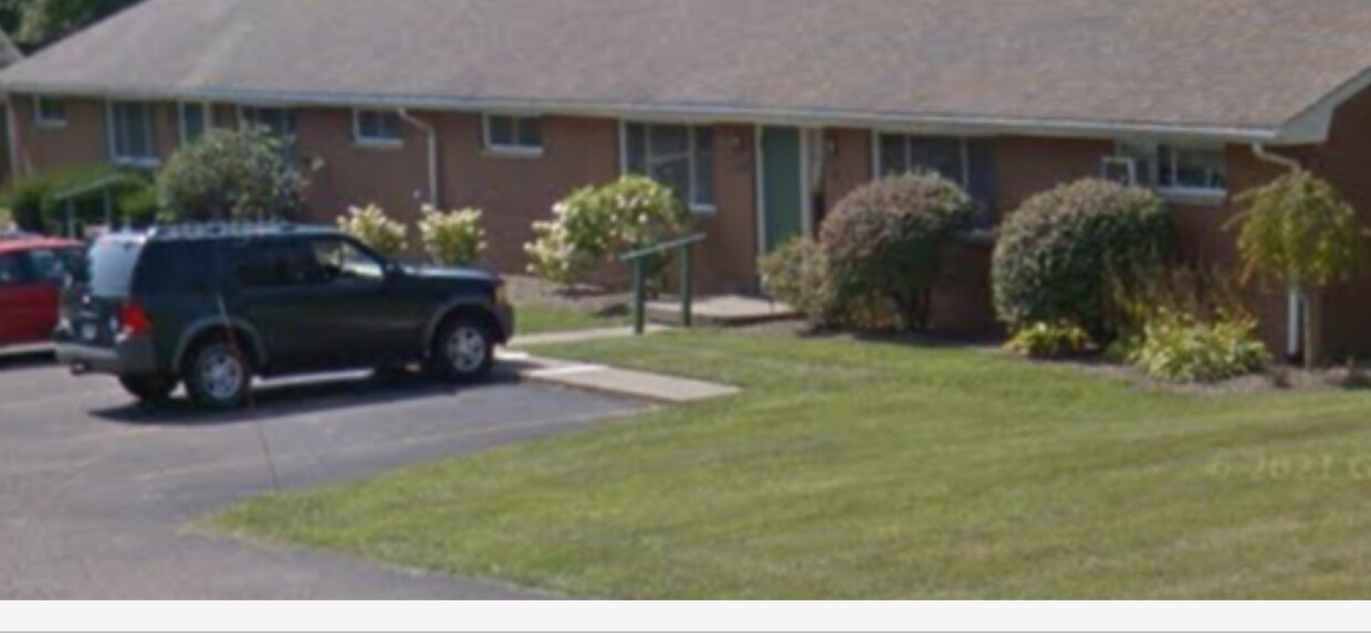 Building Photo - 1678 Rosemont Rd