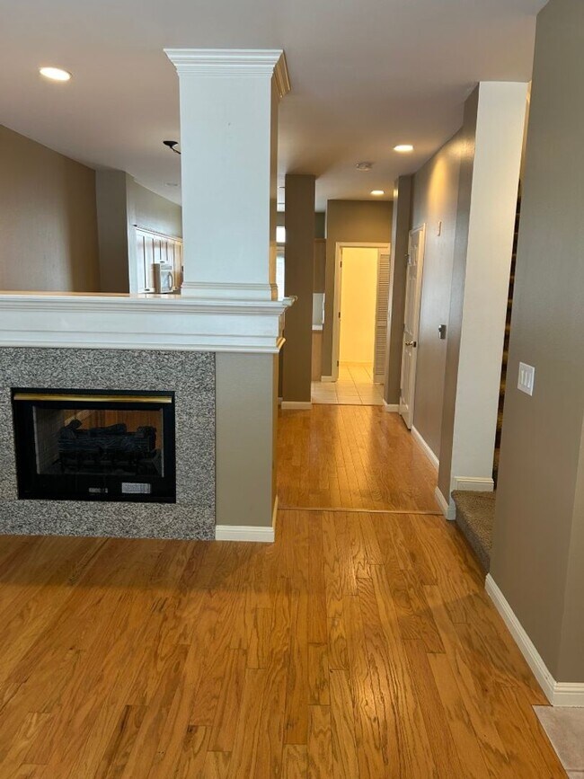 Foto del edificio - 2Bd/2.5Ba Kirkland Condo