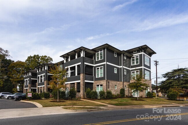 Building Photo - 935 McAlway Rd