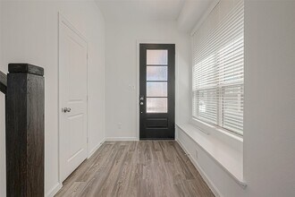 Building Photo - 5554 Amber Brook Ln
