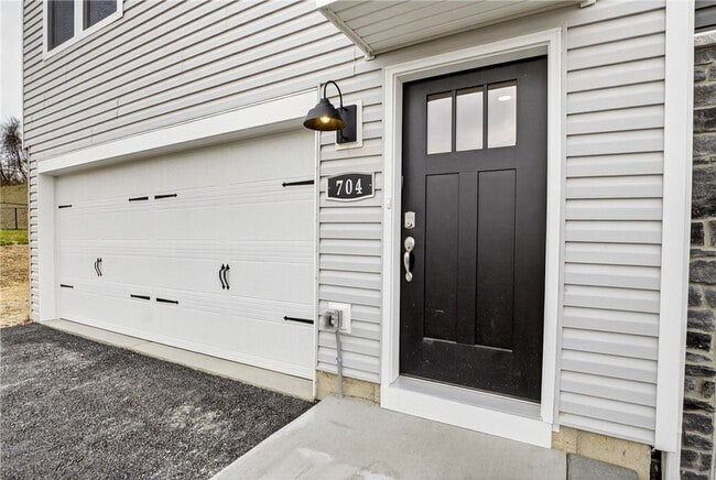 Photo - 704 Olivia St House