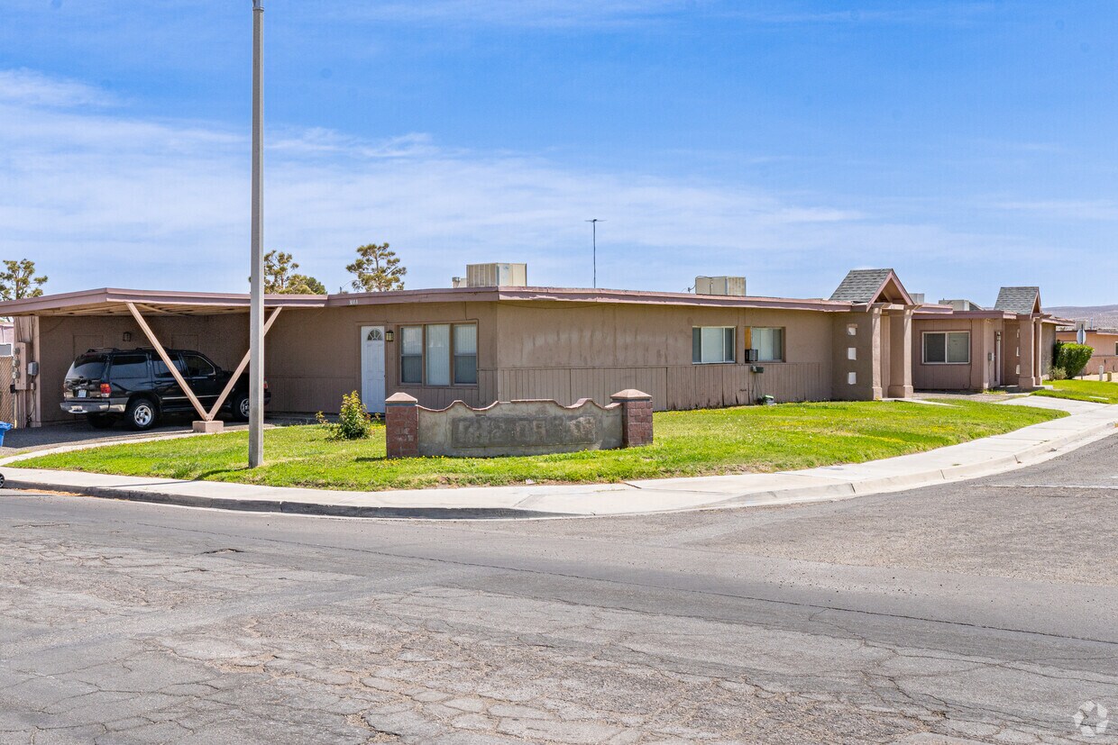 Foto principal - Desert Oasis Apartments