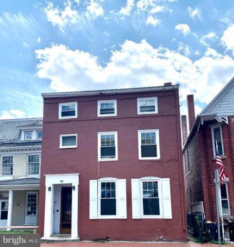 Building Photo - 302 Decatur St