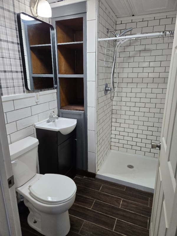 Building Photo - 1105 Olive St