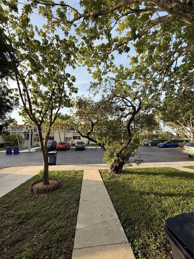 Foto del edificio - 14293 Kendale Lakes Dr